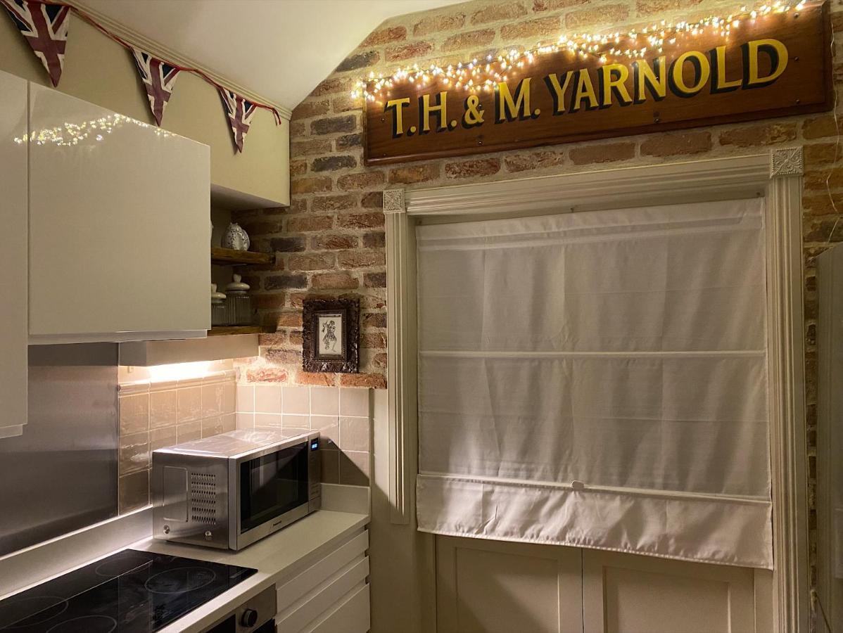 Enchanting 1 Bedroom Home With Kitchen 새프런월든 외부 사진